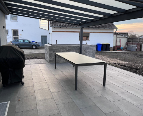 Hochbeet an Terrasse