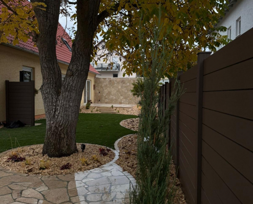 kleine Terrasse von hinten